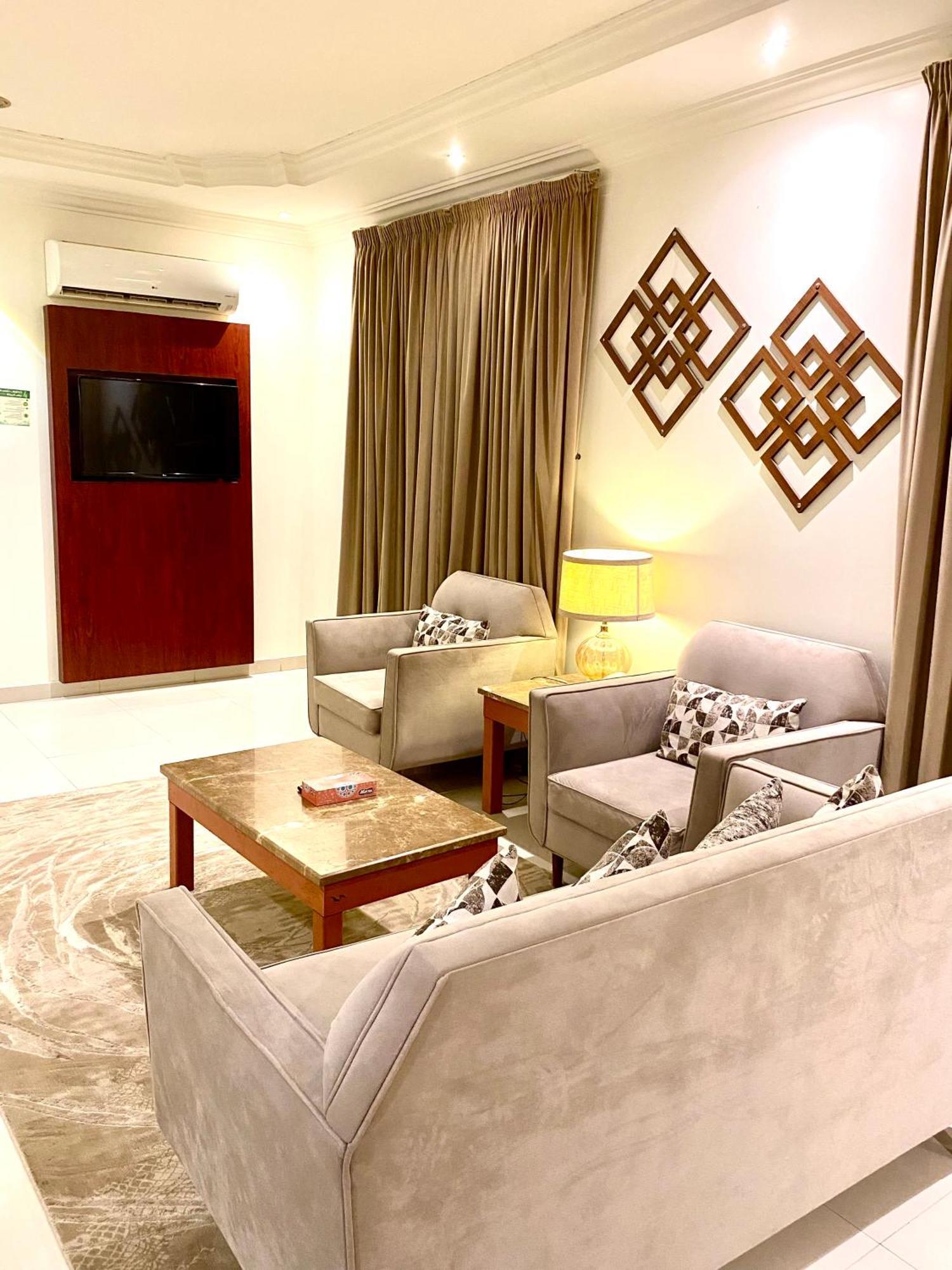 Al Joon Hotel Riaad Buitenkant foto