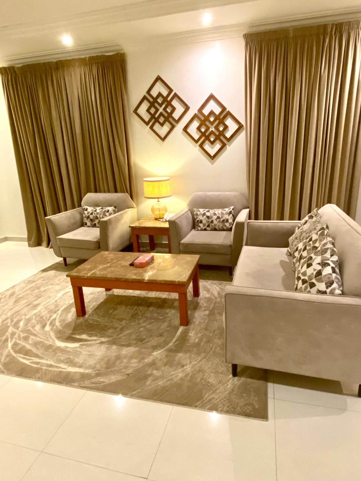 Al Joon Hotel Riaad Buitenkant foto