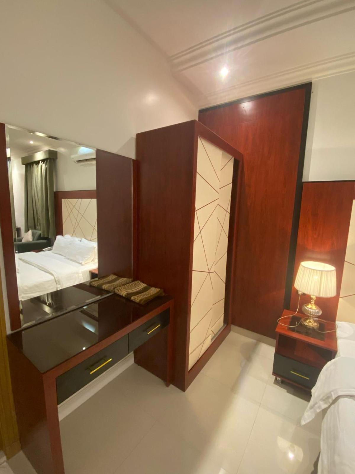 Al Joon Hotel Riaad Buitenkant foto