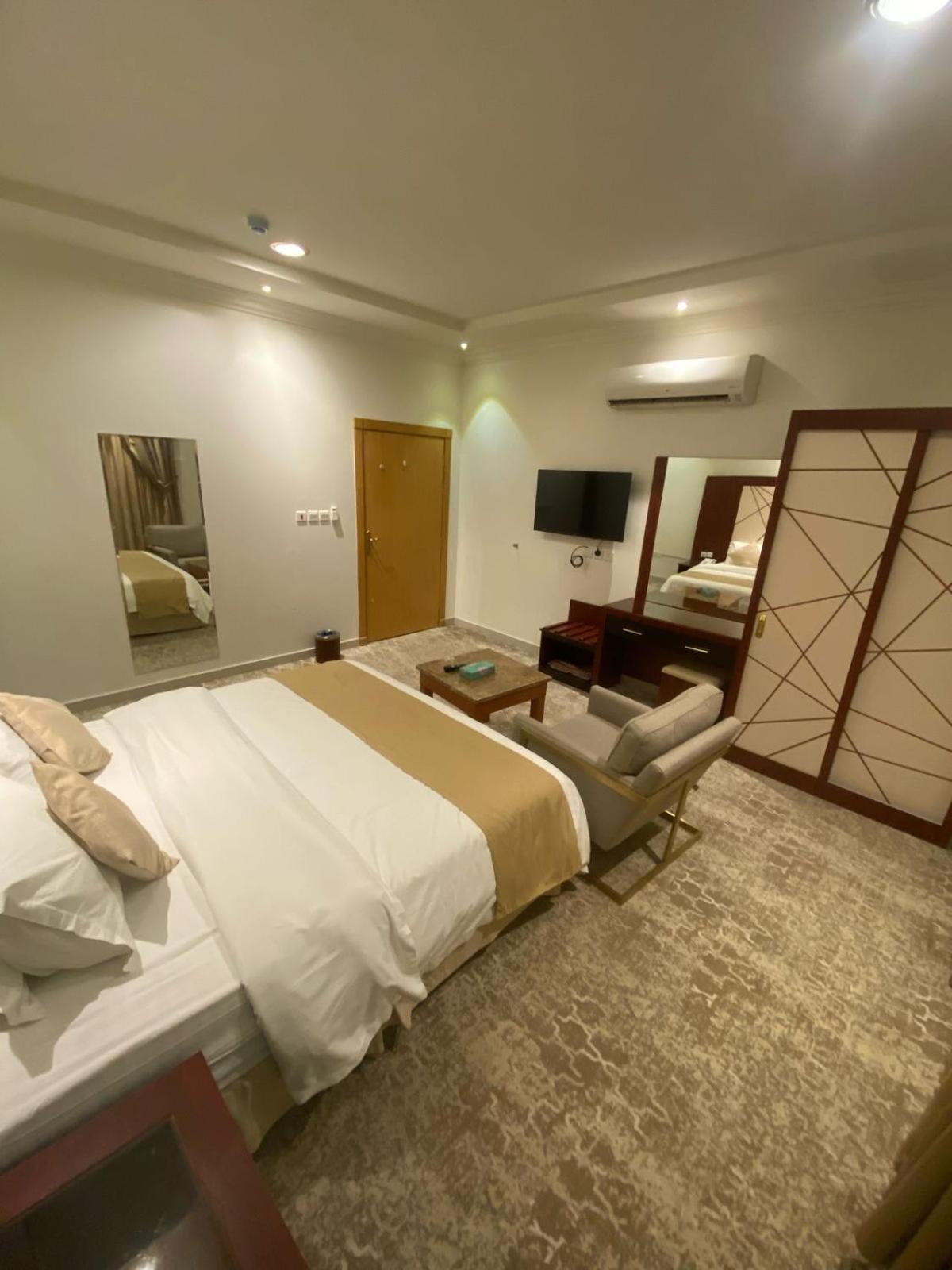 Al Joon Hotel Riaad Buitenkant foto